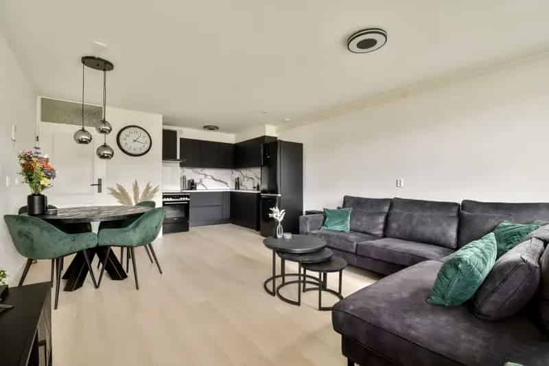 Te Koop: Licht Tweekamerappartement Amsterdam Zuidoost