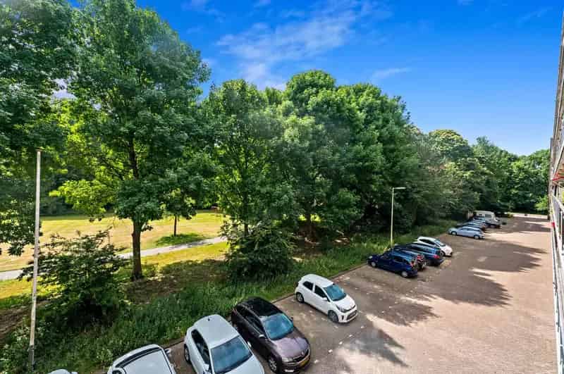 5-kamer appartement Leidschendam met garage en balkon