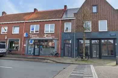 252 m2 Kantoorruimte te Koop in Venlo - Bedrijfsruimte met Bovenwoning