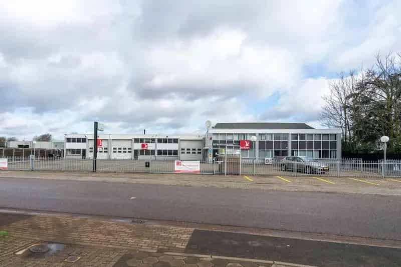 Bedrijfshal te Huur Geldrop Vlier 16 Kantoorruimte 145m2