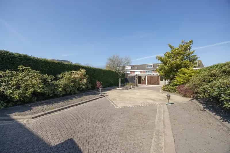 Huis te koop Etten Leur:  Levensloopbestendig, Ruime Tuin, 3 slaapkamers