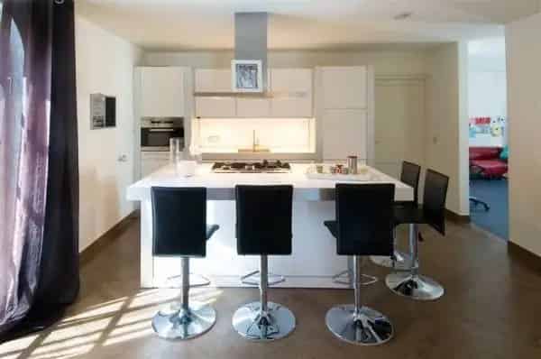 Luxe Villa met Bedrijfsruimte te Reuver