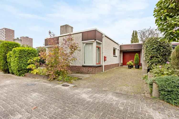 Bungalow Te Koop in Zoetermeer, Zuid-Holland