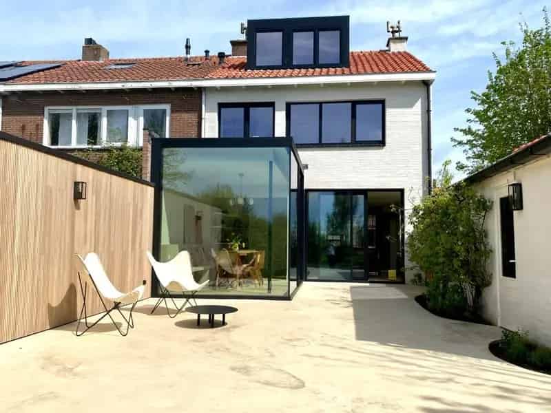 Gerenoveerde Hoekwoning Zuidzande 4 slaapkamers nabij strand