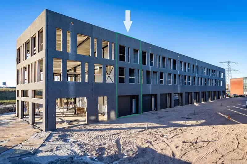 Bedrijfsruimte Almere A6 te koop 118m2