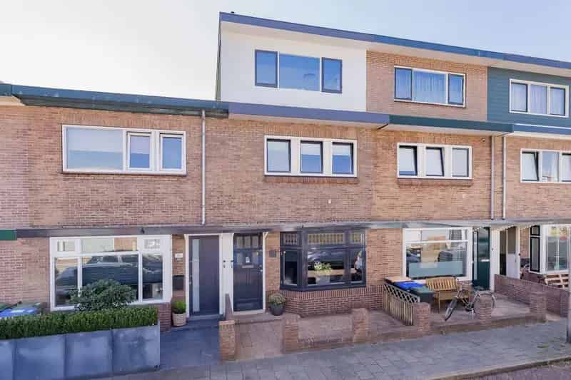 Jaren 30 woning IJmuiden  Dakopbouw Tuin 3 slaapkamers