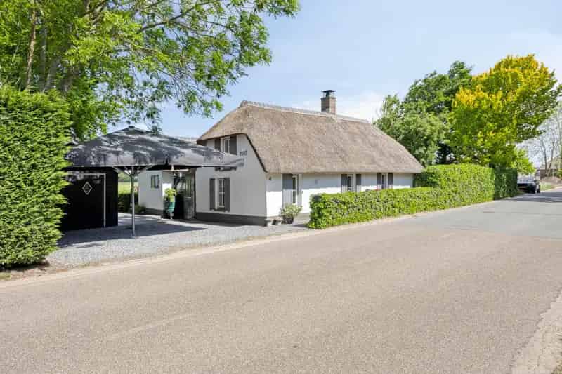 Vrijstaande woning Nederhemert: Tuinkamer, garage, privacy