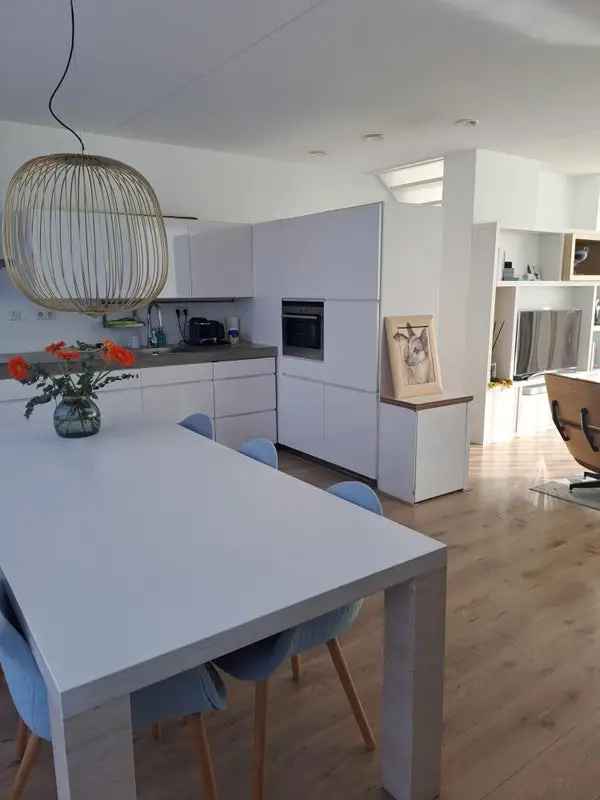 Te Huur Moderne 3 Laagse Eengezinswoning Rotterdam
