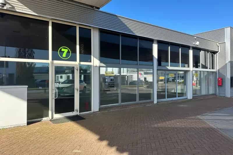 Bedrijfshal Alphen aan den Rijn te Huur 217m2