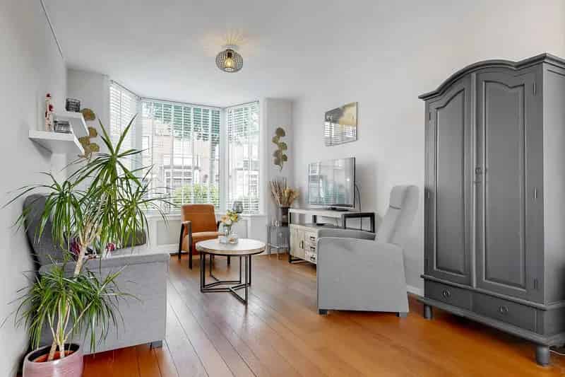 Huis te koop IJmuiden 3 slaapkamers moderne badkamer zonnige tuin