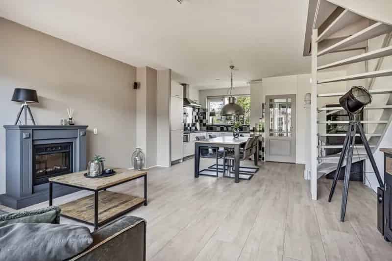 Moderne woning Rivierenwijk 3 slaapkamers diepe tuin