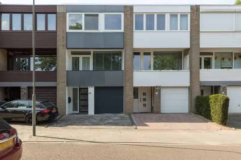 Te Koop: Instapklare woning Geleen-Zuid 3 slaapkamers luxe keuken