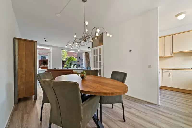 Huis te koop Maasland 5 slaapkamers moderne badkamer zonnige tuin