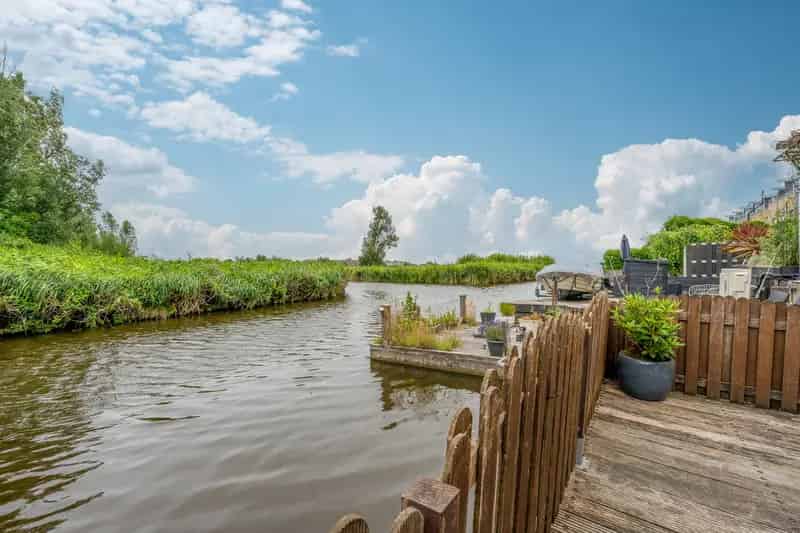 Ruime woning aan het water Zaandam 3 slaapkamers luxe badkamer