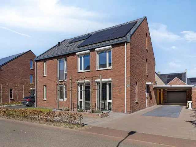 Twee Onder Een Kapwoning Goes 4 slaapkamers Garage Carport