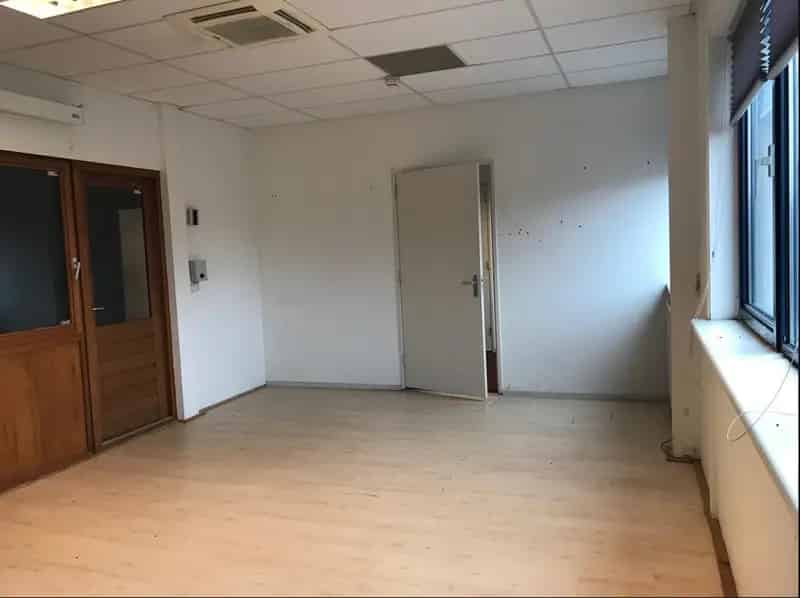 Kantoor en Bedrijfsruimte te Huur Soesterberg 1000m²
