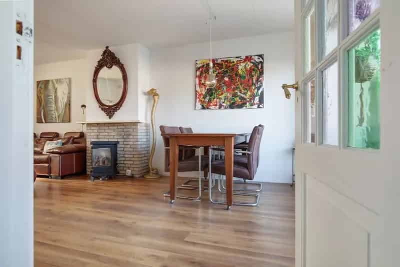 Ruime Dijkwoning te Volendam Nabij Recreatiegebied