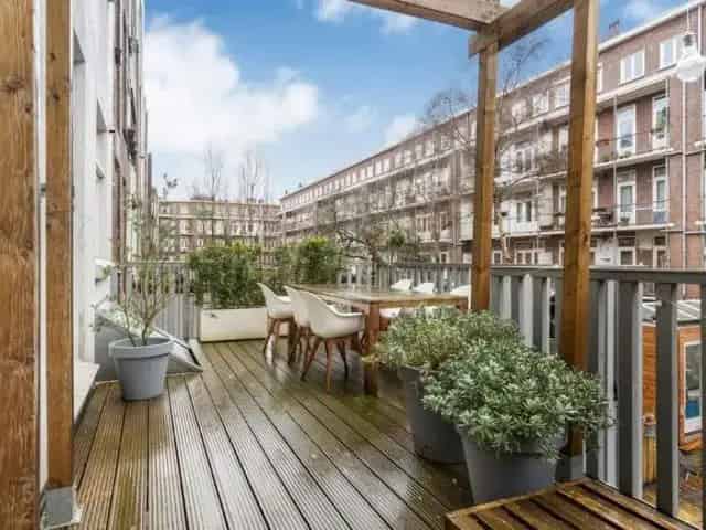 Modern 3-kamer appartement 90m2 met dakterras Helmersbuurt