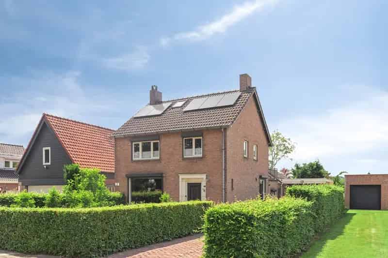 Vrijstaande woning Lage Zwaluwe: 3 slaapkamers, tuin, garage