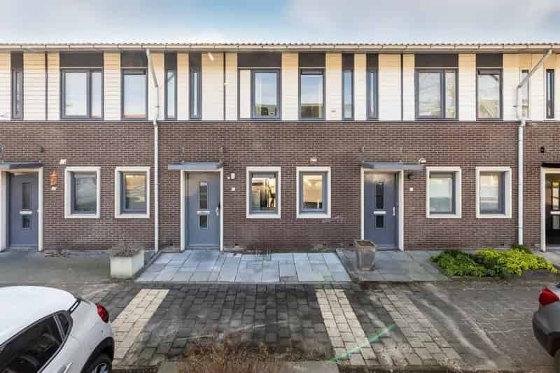 Huis te koop Cairostraat Purmerend  Ruime uitbouw Nette keuken