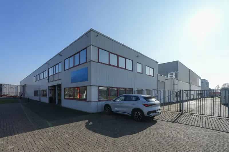 Bedrijfshal Beuningen (GE) | Zoek bedrijfshallen te koop: Zilverwerf 23 6641 TC Beuningen (GE) 