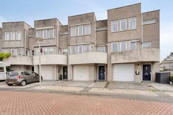 Royale Split Level Woning te koop in Woldmeenthe