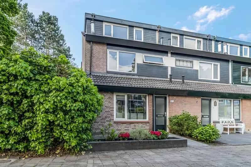 Huis te koop Zeist Brugakker: Ruime gezinswoning met riante tuin