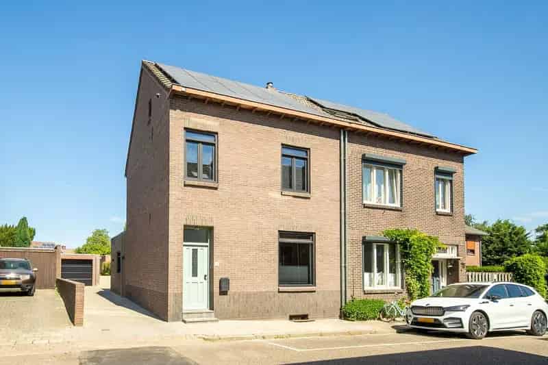 Jaren 30 woning Landgraaf Ruime luxe gerenoveerd 3 slaapkamers