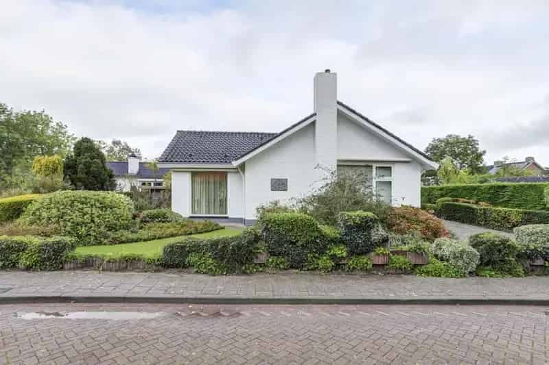 Vrijstaande Bungalow Zierikzee Centrum Garage Tuin