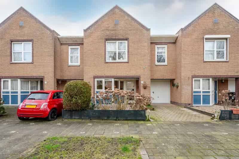 Ruime Familiewoning 4 slaapkamers Almere Literatuurwijk