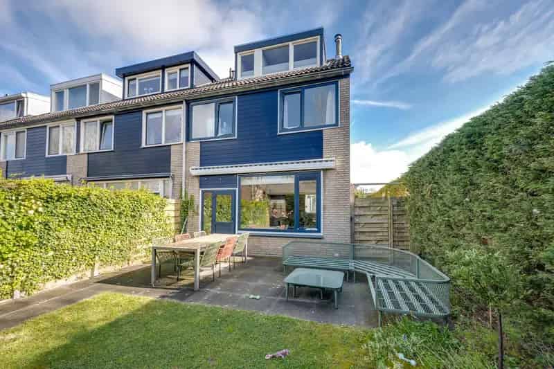 Huis Te Koop , 11, Dominee Schoutenlaan, Willemstad, Noord-Brabant