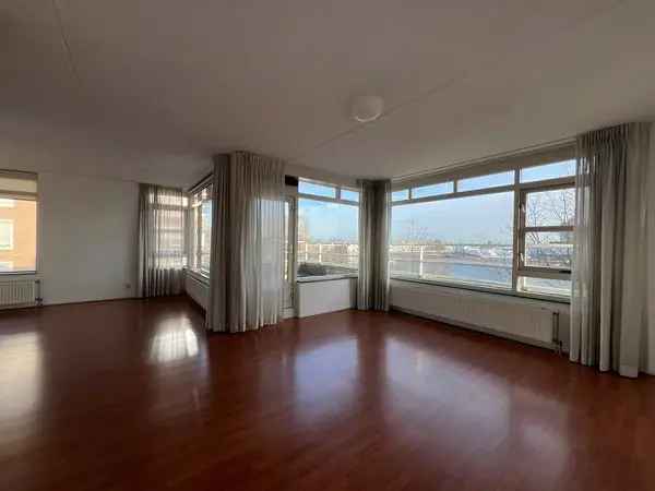 Appartement Buizerdlaan Leidschendam: Ruim 2-kamer appartement met balkon en parkeerplaats
