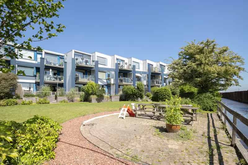 2 Kamer Appartement Roelofarendsveen Zonneterras 50m2