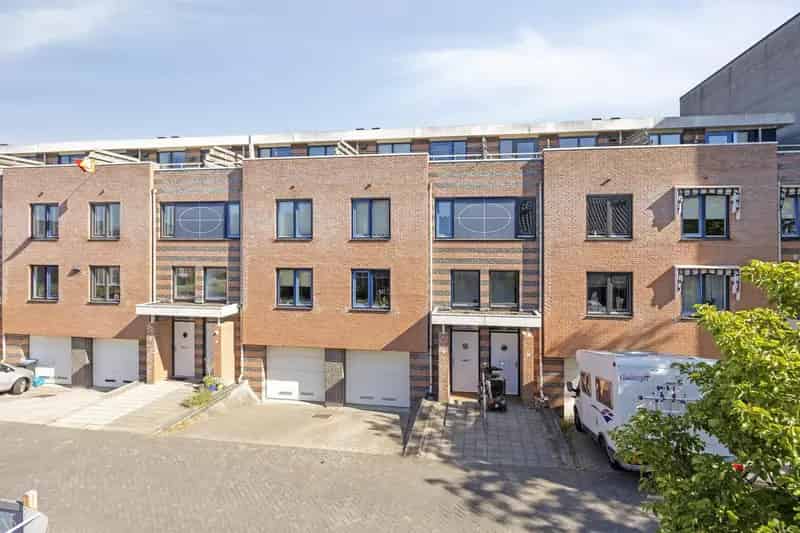 Ruime woning 4 slaapkamers Almelo centrum diepe tuin dakterras