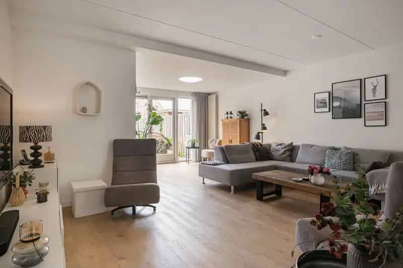 Huis te Koop Ede: Ruime Tussenwoning 4 slaapkamers
