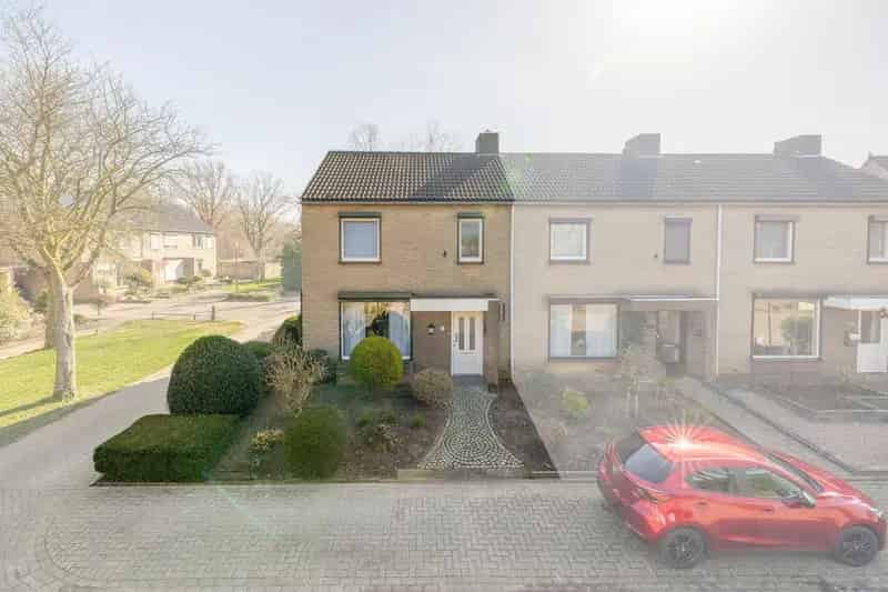 Hoekwoning Leijgraaf 3 slaapkamers garage tuin