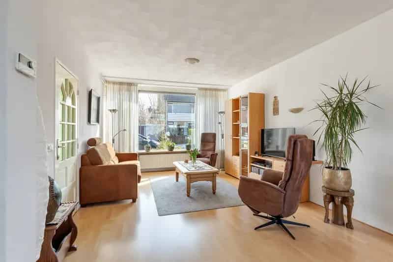 Huis te koop Nijkerk: Ruime 4 slaapkamer woning met tuin