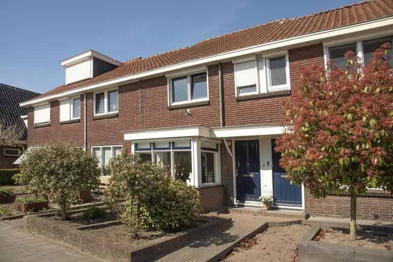 Rijssen - Starterswoning 4 slaapkamers - Ruime uitbouw - Diepe tuin