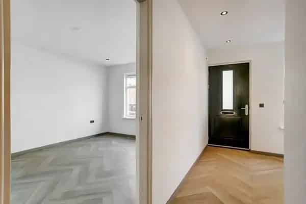 Geheel gerenoveerde benedenwoning 3 slaapkamers Den Haag