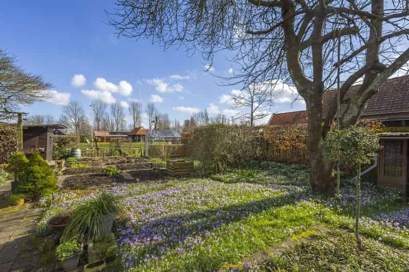 Vrijstaande woning 398m2 perceel tuin aan ijsbaan moderniseren verbouwen nieuwbouw