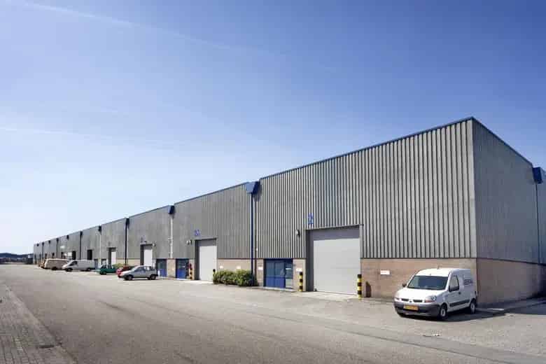 1.008 m2 bedrijfsruimte te huur in Zaandam