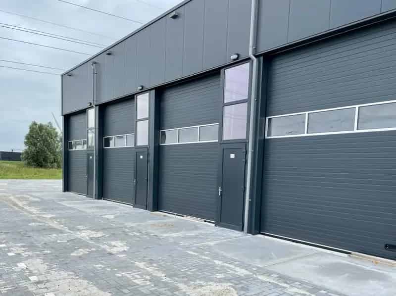 Bedrijfshal Franeker 95m² te huur: ideale ruimte ZZP'er/hobby