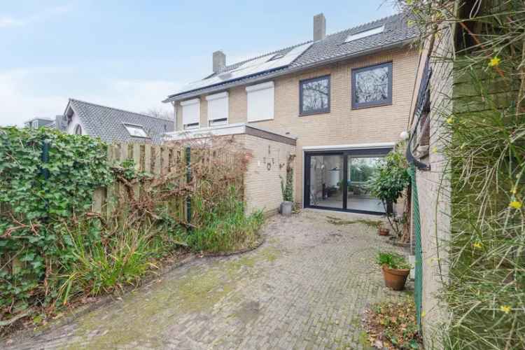 Ruime 2-onder-1 Kapwoning Steyl 4 slaapkamers Grote Tuin