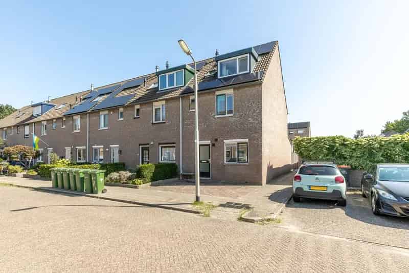 Huis te koop Amersfoort Schothorst 5 slaapkamers grote tuin