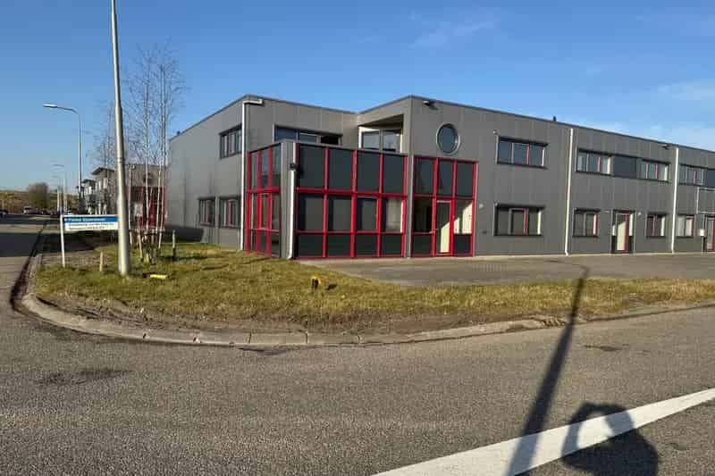 Bedrijfshal Leeuwarden te Huur Kantoorruimte Bedrijfsruimte