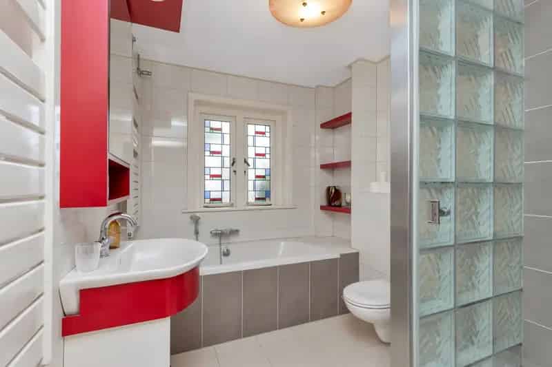 Jaren 30 woning Oss: Ruime gezinswoning met authentieke details