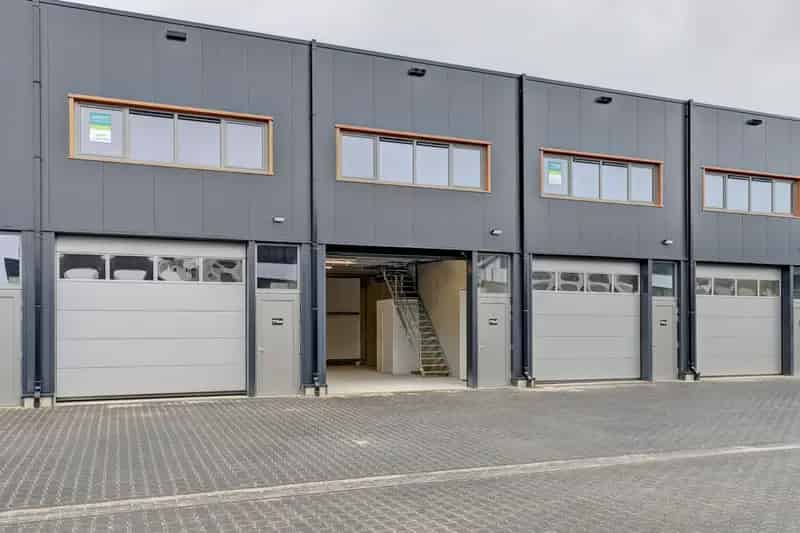 Bedrijfshal Roermond te huur of te koop