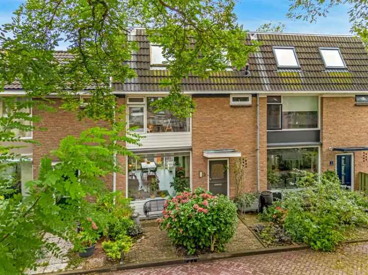 Eengezinswoning Te Koop in Zoeterwoude, Zuid-Holland