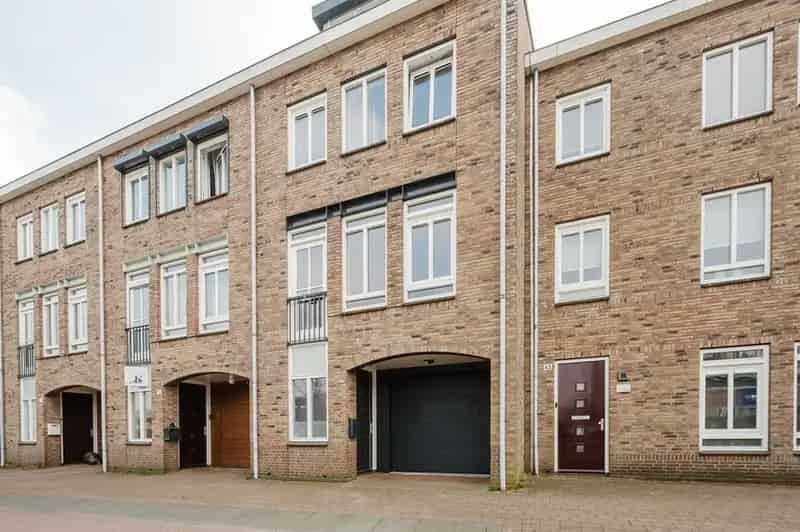 5 Slaapkamers Ruime Tuin Moderne Keuken Spijkenisse Centrum