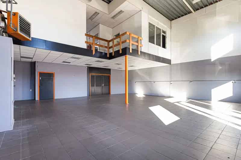 Bedrijfshal te Huur Alphen aan den Rijn 313m²